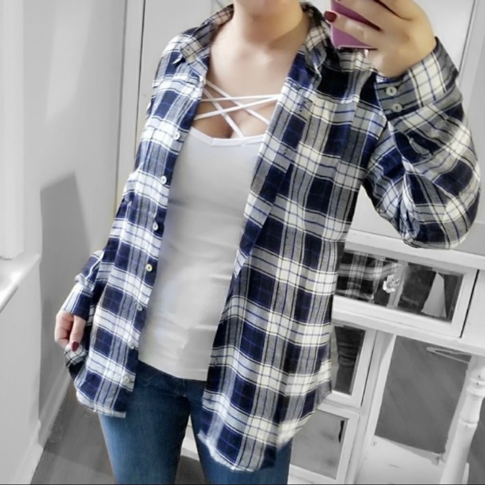 Bella Edge | Bree Blue Black Plaid Checkered Top - Picture 3 of 11